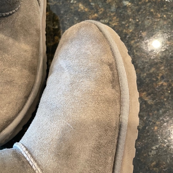 UGGS- Gray. Slightly used. Size 8W - Picture 7 of 8